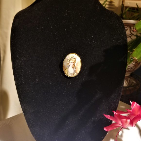 SOLD Antique  porcelain Brooch by Thomas Mott - Picture 3 of 6